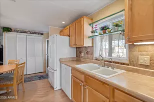 305 S Val Vista Dr, Mesa, AZ 85204 - Photo 14