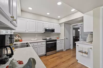 12914 W Shadow Hills Drive, Sun City West, AZ 85375 - Photo 14