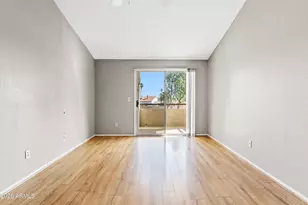 10610 S 48th St, Phoenix, AZ 85044 - Photo 2