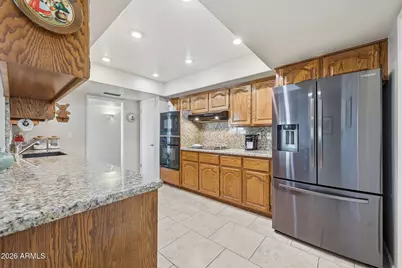 10438 W Saratoga Circle, Sun City, AZ 85351 - Photo 16