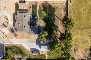 8201 W Country Gables Dr, Peoria, AZ 85381 - Photo 52