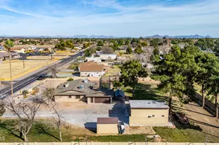 8201 W Country Gables Dr, Peoria, AZ 85381 - Photo 46