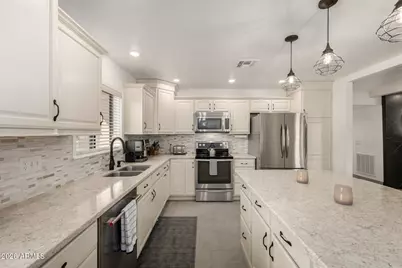 8201 W Country Gables Drive, Peoria, AZ 85381 - Photo 10