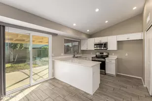 8057 W Dreyfus Dr, Peoria, AZ 85381 - Photo 10