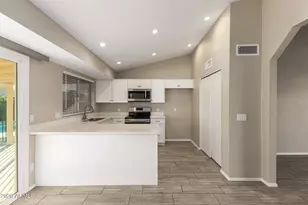 8057 W Dreyfus Dr, Peoria, AZ 85381 - Photo 8