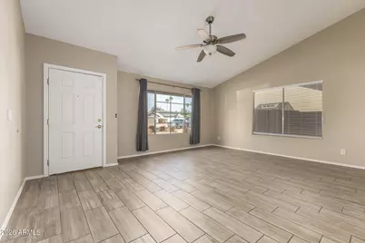 8057 W Dreyfus Drive, Peoria, AZ 85381 - Photo 4