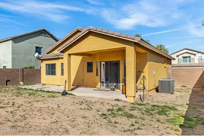 2537 W Novak Way W, Phoenix, AZ 85041 - Photo 8