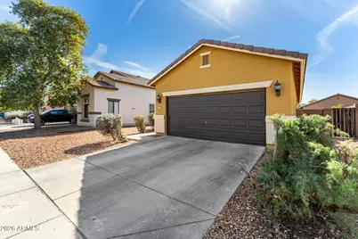 2537 W Novak Way W, Phoenix, AZ 85041 - Photo 4