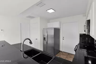 1124 E Rose Lane #3, Phoenix, AZ 85014 - Photo 12