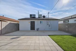 2824 E Chipman Rd, Phoenix, AZ 85040 - Photo 20