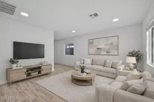 2824 E Chipman Rd, Phoenix, AZ 85040 - Photo 1