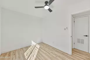 2824 E Chipman Rd, Phoenix, AZ 85040 - Photo 14