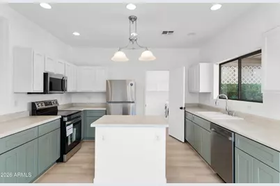 930 E Pedro Road, Phoenix, AZ 85042 - Photo 12