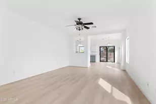 930 E Pedro Rd, Phoenix, AZ 85042 - Photo 8