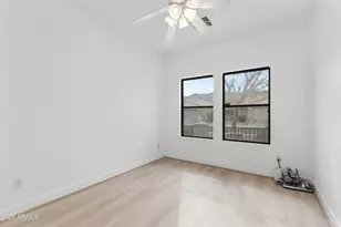 930 E Pedro Rd, Phoenix, AZ 85042 - Photo 26