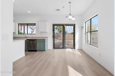 930 E Pedro Road, Phoenix, AZ 85042 - Photo 10