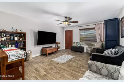 2047 N 54th Lane, Phoenix, AZ 85035 - Photo 8