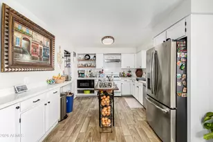 2047 N 54th Ln, Phoenix, AZ 85035 - Photo 12