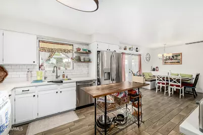 2047 N 54th Lane, Phoenix, AZ 85035 - Photo 14