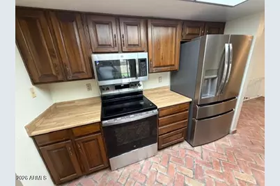 3937 W Paradise Drive, Phoenix, AZ 85029 - Photo 2