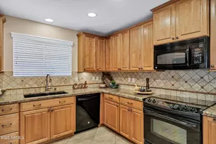 10013 E Watford Way, Sun Lakes, AZ 85248 - Photo 12