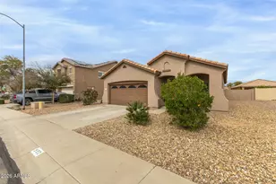 592 W Gabrilla Ct, Casa Grande, AZ 85122 - Photo 2