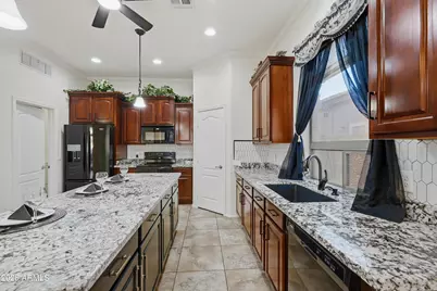 17596 W Andora Street, Surprise, AZ 85388 - Photo 6