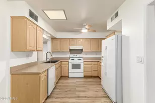 10907 W Thunderbird Blvd, Sun City, AZ 85351 - Photo 22