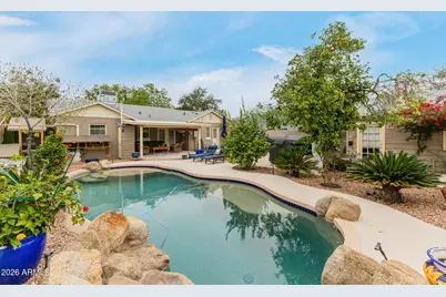 521 W Wilshire Drive, Phoenix, AZ 85003 - Photo 30