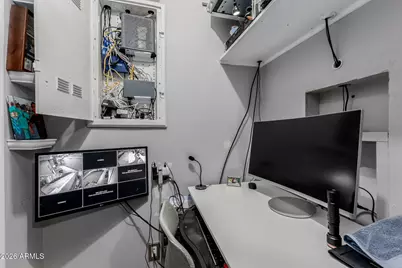 521 W Wilshire Drive, Phoenix, AZ 85003 - Photo 26