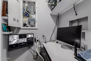 521 W Wilshire Dr, Phoenix, AZ 85003 - Photo 26