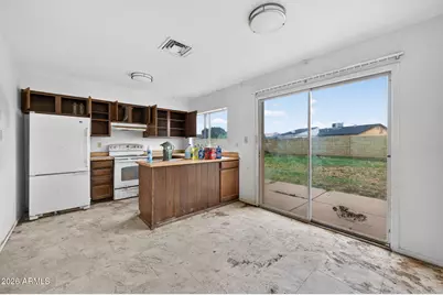 4316 E Grove Street, Phoenix, AZ 85040 - Photo 2