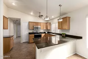 20418 N 30th Way, Phoenix, AZ 85050 - Photo 2