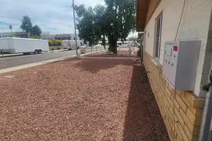 8322 N 60th Ave, Glendale, AZ 85302 - Photo 4