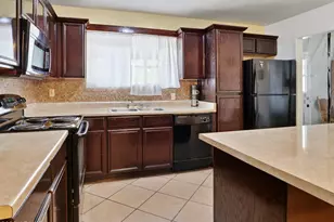 3008 N 45th Dr, Phoenix, AZ 85031 - Photo 14