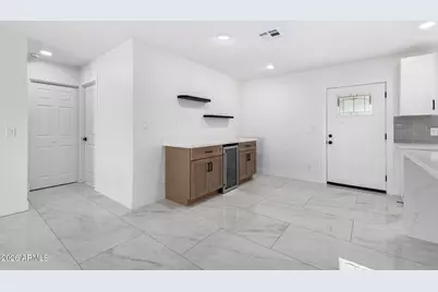 13802 N 33rd Avenue, Phoenix, AZ 85053 - Photo 4