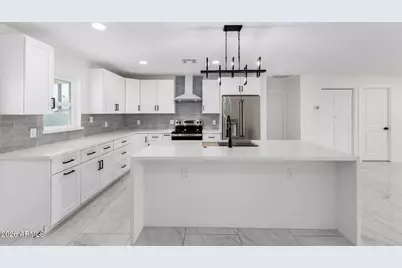 13802 N 33rd Avenue, Phoenix, AZ 85053 - Photo 6