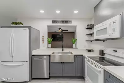 2117 W Kimberly Way, Phoenix, AZ 85027 - Photo 2