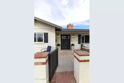 4330 E Mitchell Drive, Phoenix, AZ 85018 - Photo 2