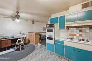 3016 N 35th Dr, Phoenix, AZ 85019 - Photo 8