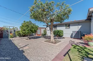 1317 E Lawrence Ln, Phoenix, AZ 85020 - Photo 12