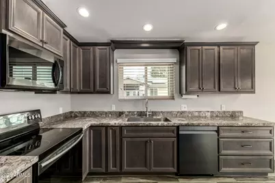 7619 W Surrey Avenue, Peoria, AZ 85381 - Photo 10