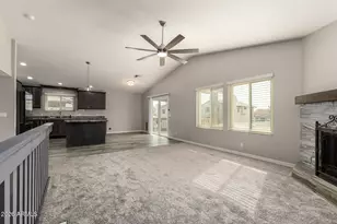 7619 W Surrey Ave, Peoria, AZ 85381 - Photo 8