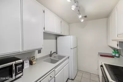 5525 E Thomas Road #M16, Phoenix, AZ 85018 - Photo 16