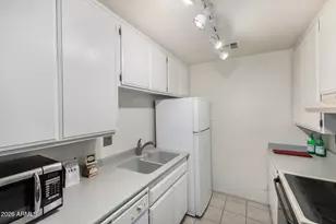 5525 E Thomas Rd, Phoenix, AZ 85018 - Photo 16