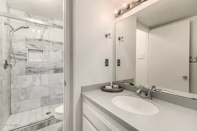 5525 E Thomas Road #M16, Phoenix, AZ 85018 - Photo 14