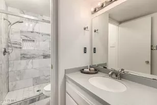 5525 E Thomas Rd, Phoenix, AZ 85018 - Photo 14