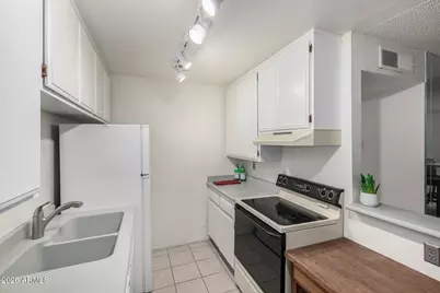 5525 E Thomas Road #M16, Phoenix, AZ 85018 - Photo 10