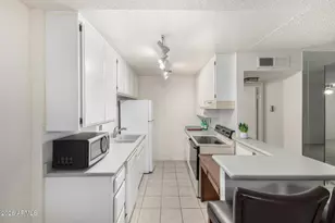5525 E Thomas Rd, Phoenix, AZ 85018 - Photo 14