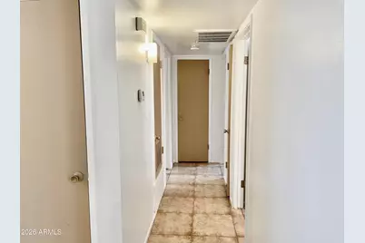 949 W Parkway Boulevard, Tempe, AZ 85281 - Photo 12